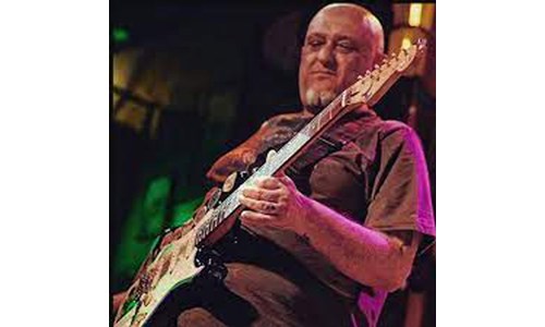 CENK TARHAN  (BAS GİTAR)